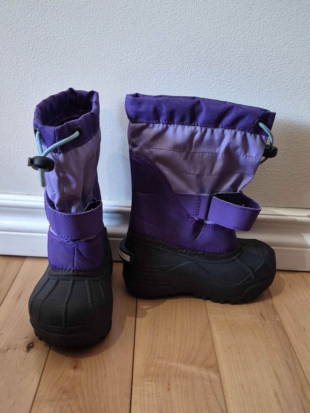 Columbia Toddler Girls Size 9 Purple and Light Purple Snow Boots